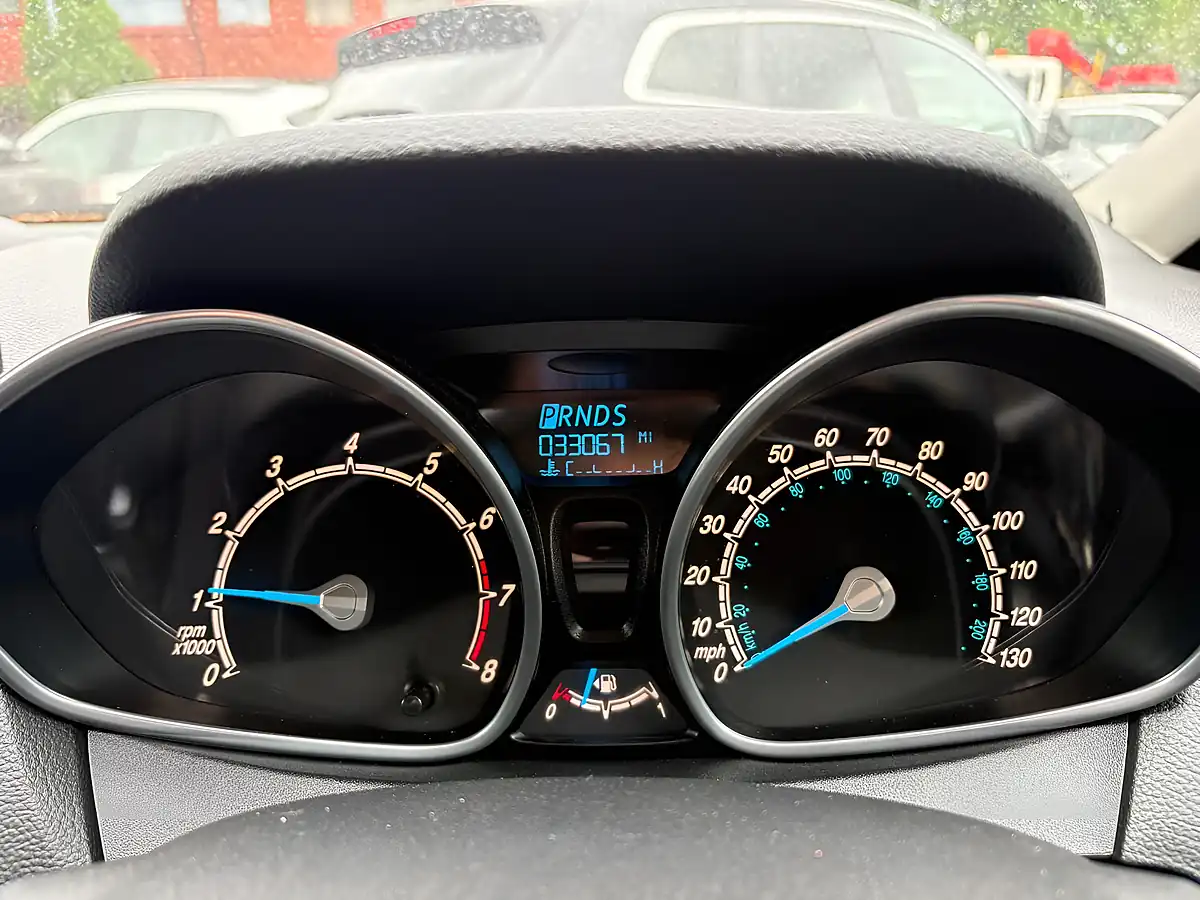 Used 2013 Ford B-Max Zetec Red - Interior and Exterior details 13