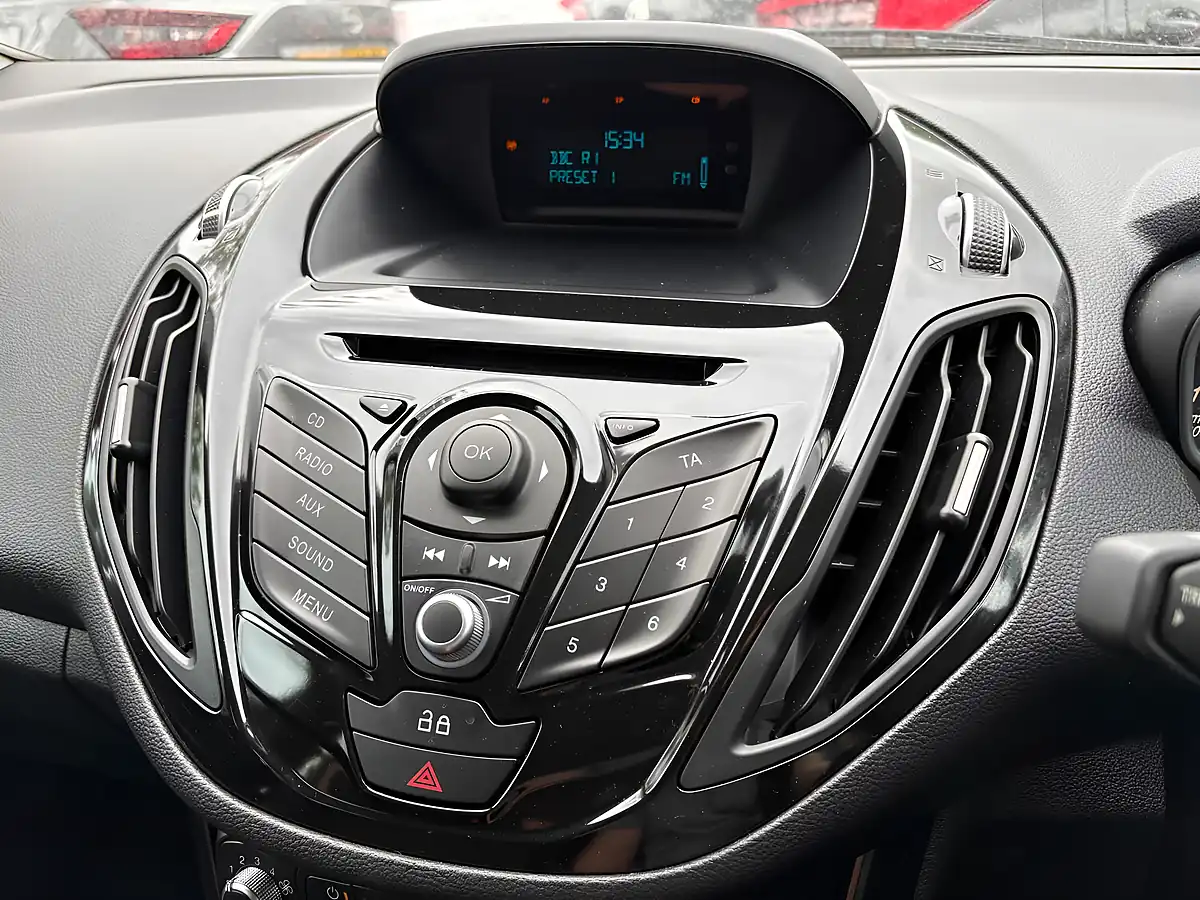 Used 2013 Ford B-Max Zetec Red - Interior and Exterior details 14