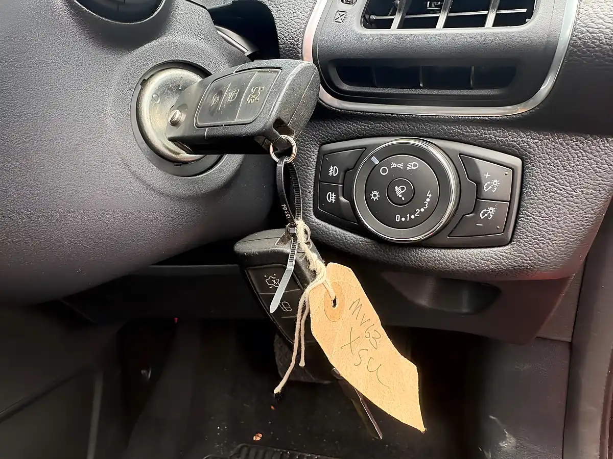 Used 2013 Ford B-Max Zetec Red - Interior and Exterior details 17