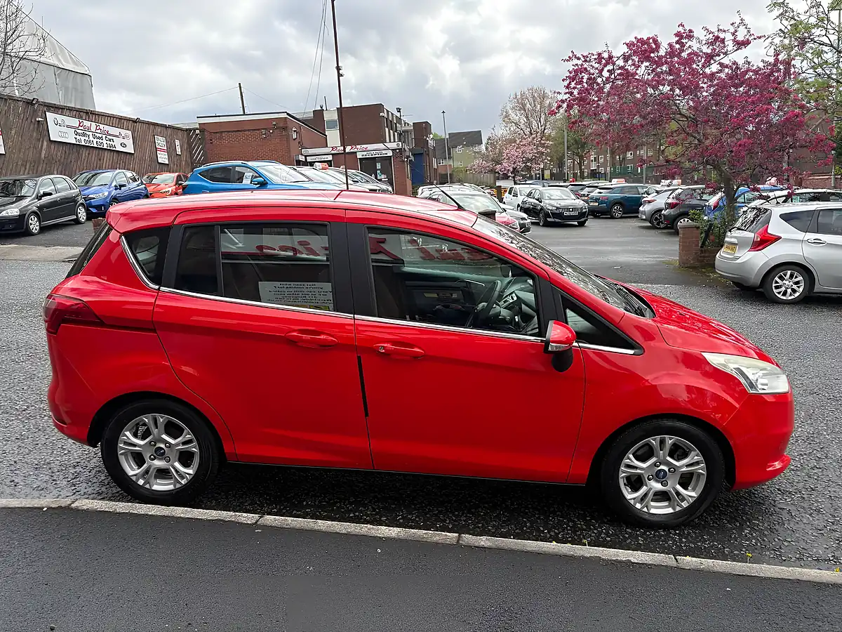 Used 2013 Ford B-Max Zetec Red - Interior and Exterior details 2