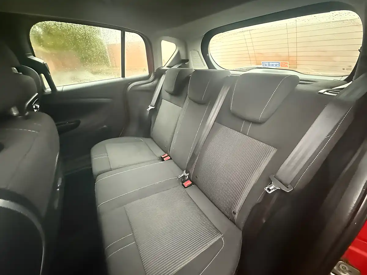Used 2013 Ford B-Max Zetec Red - Interior and Exterior details 11