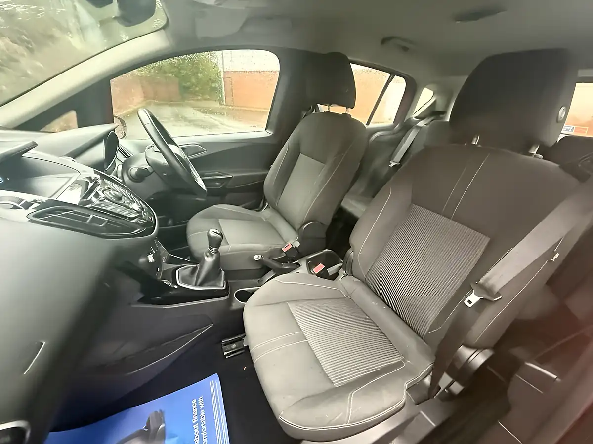 Used 2013 Ford B-Max Zetec Red - Interior and Exterior details 14