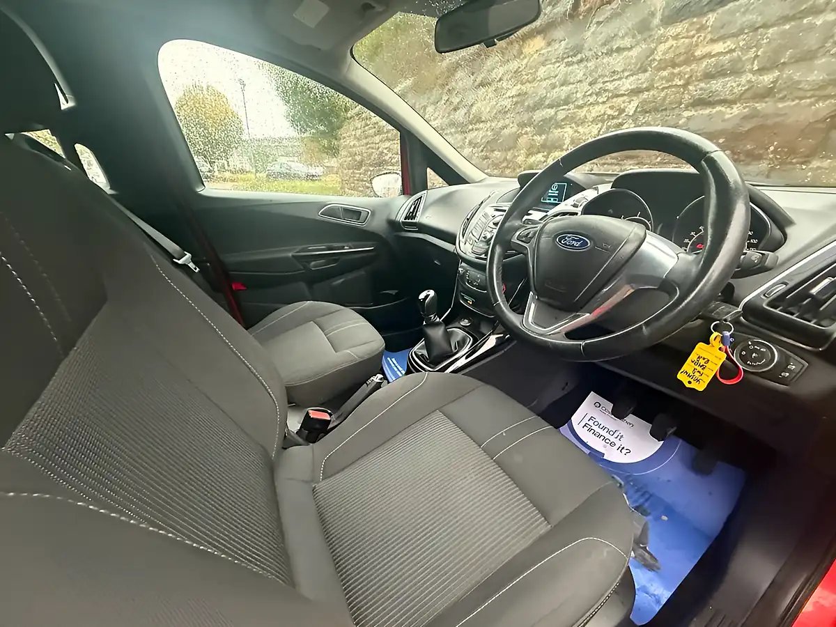 Used 2013 Ford B-Max Zetec Red - Interior and Exterior details 15