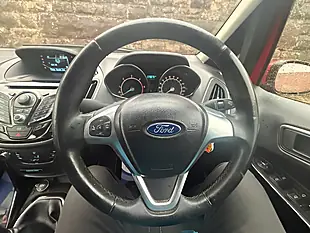 Used 2013 Ford B-Max Zetec Red - Interior and Exterior details 16