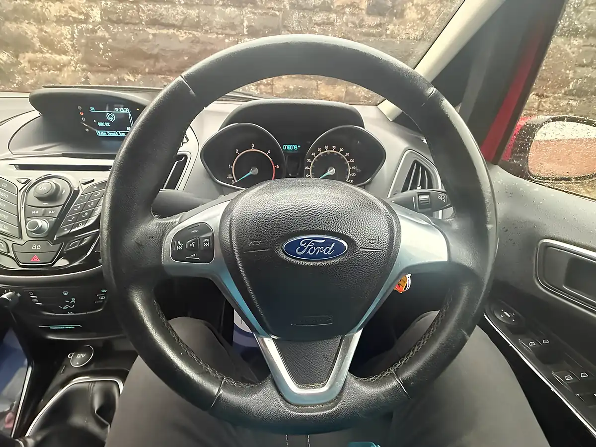 Used 2013 Ford B-Max Zetec Red - Interior and Exterior details 16