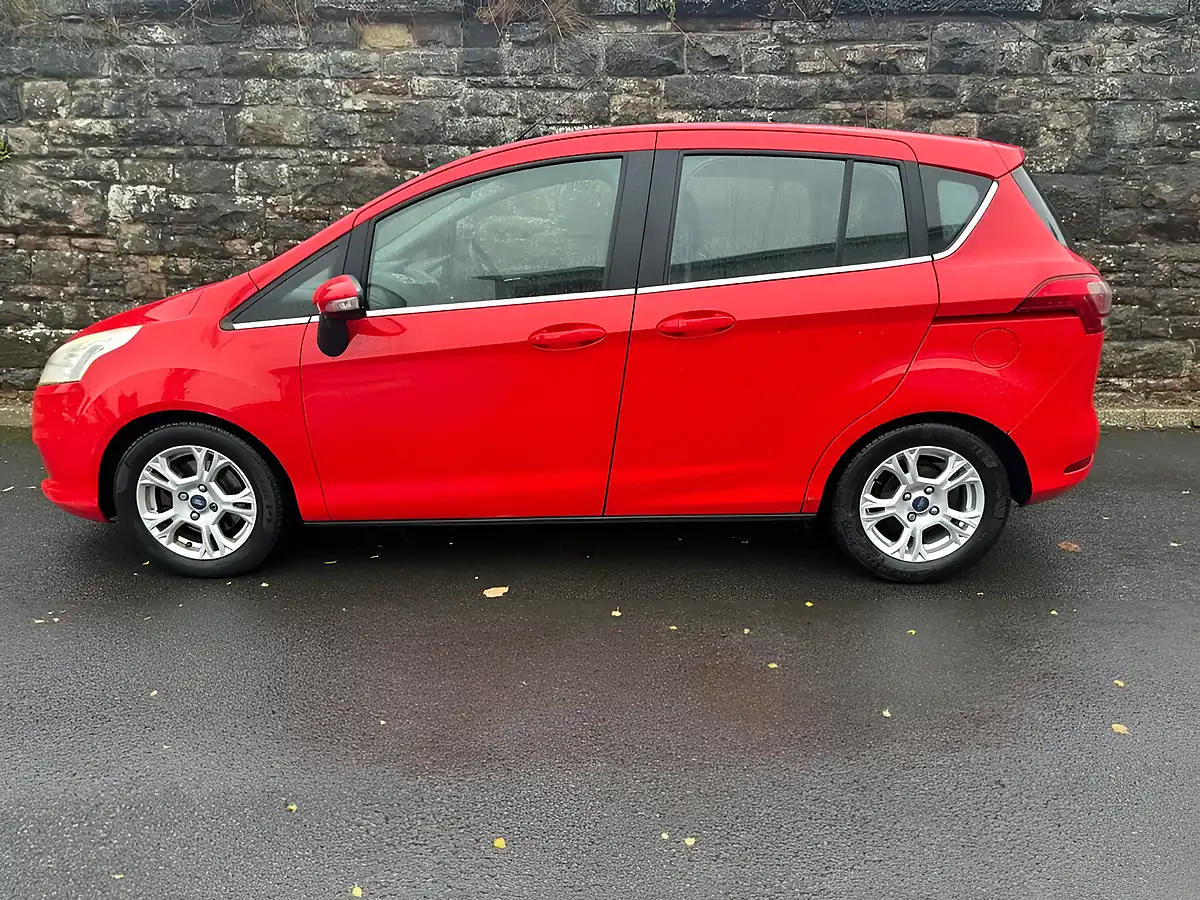 Used 2013 Ford B-Max Zetec Red - Interior and Exterior details 6