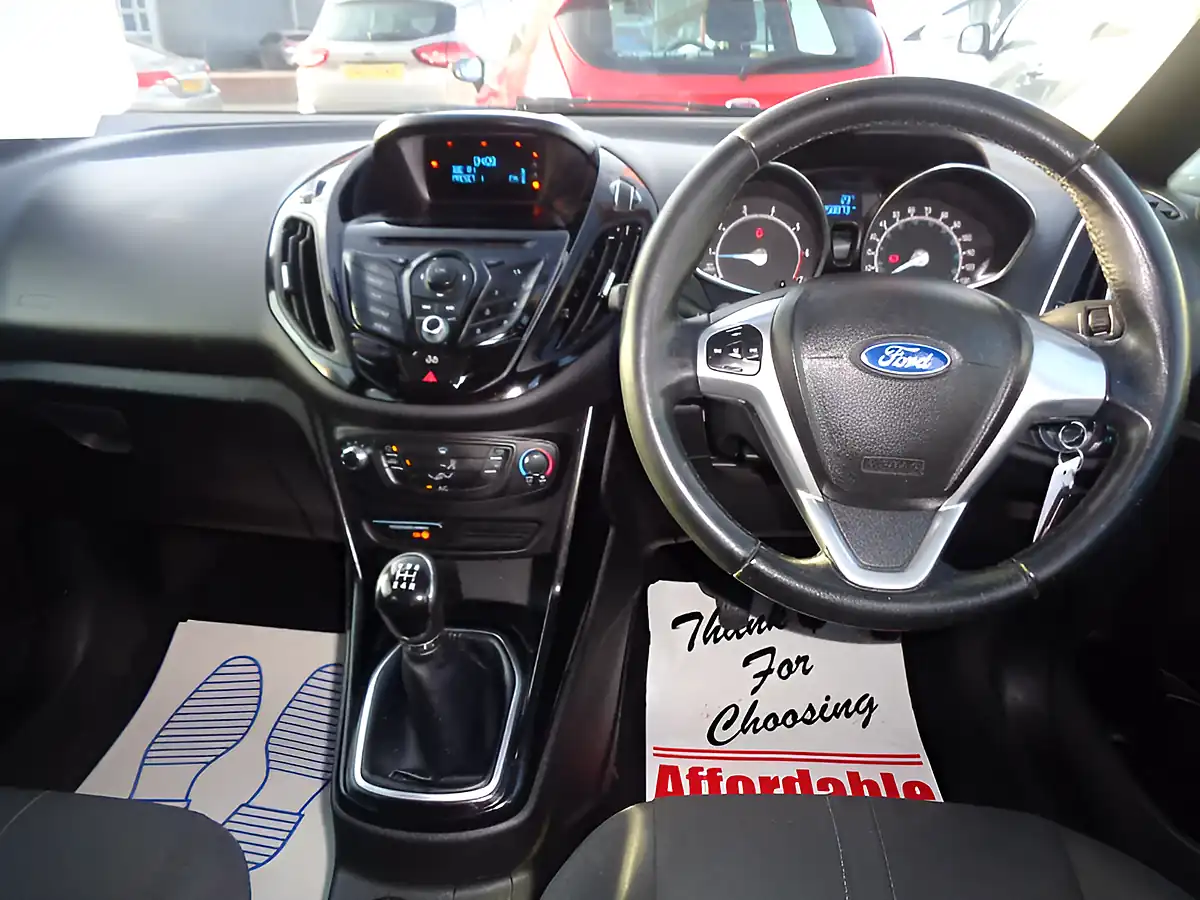 Used 2013 Ford B-Max Zetec Silver - Interior and Exterior details 10