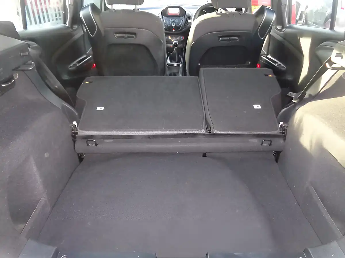 Used 2013 Ford B-Max Zetec Silver - Interior and Exterior details 15