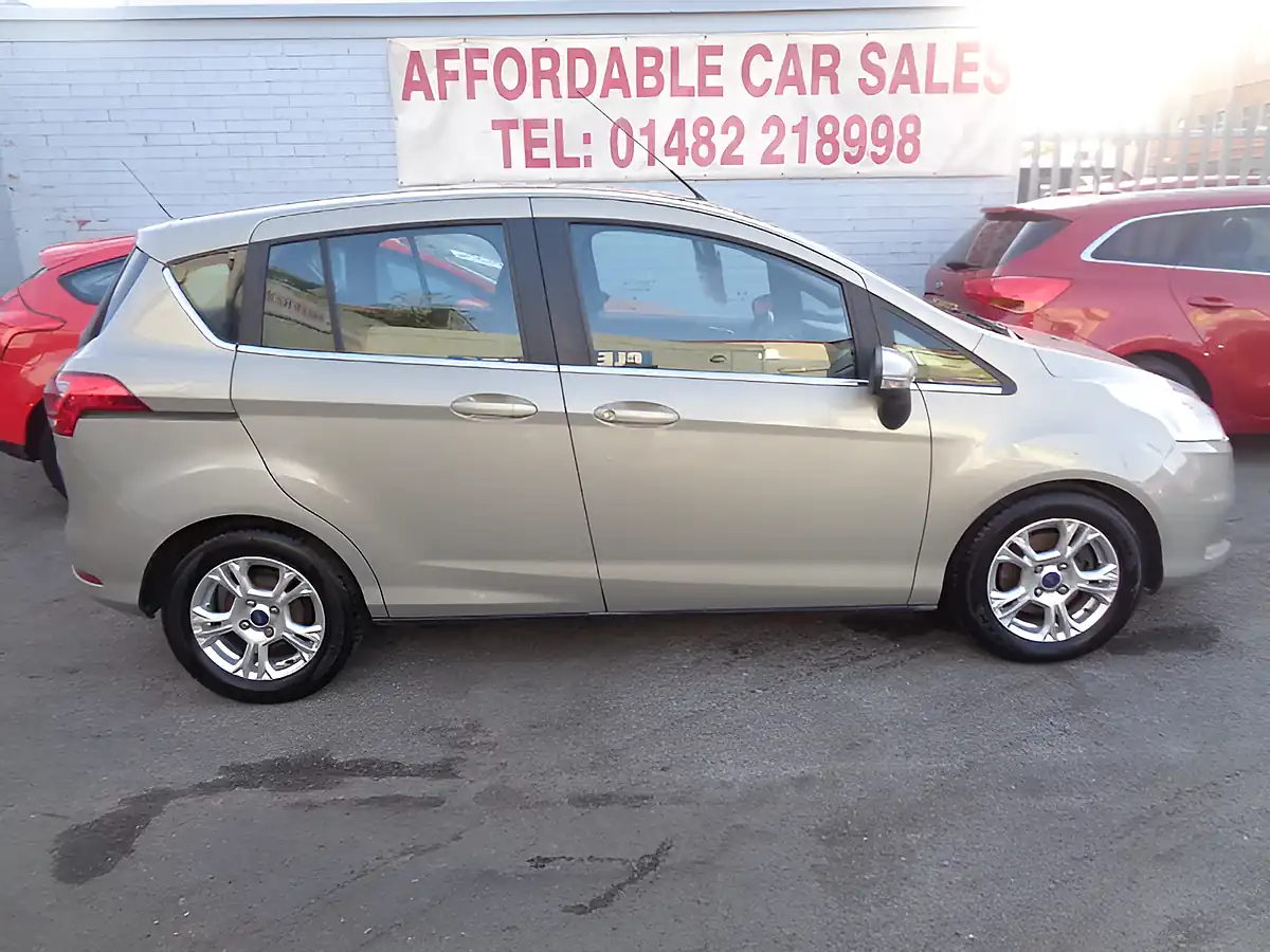 Used 2013 Ford B-Max Zetec Silver - Interior and Exterior details 16