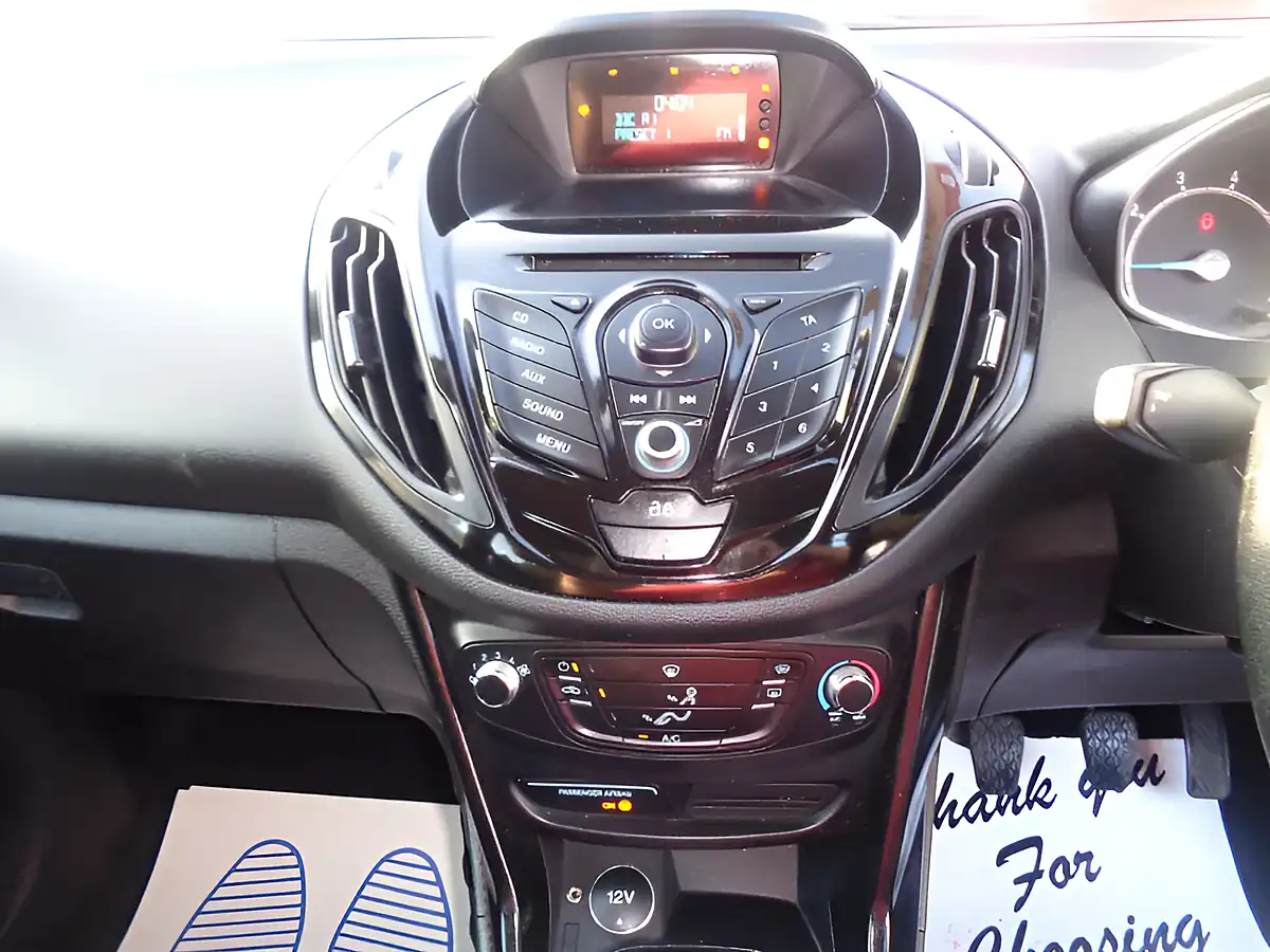 Used 2013 Ford B-Max Zetec Silver - Interior and Exterior details 7