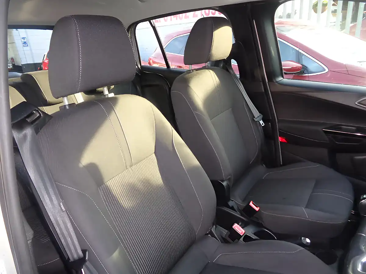 Used 2013 Ford B-Max Zetec Silver - Interior and Exterior details 9
