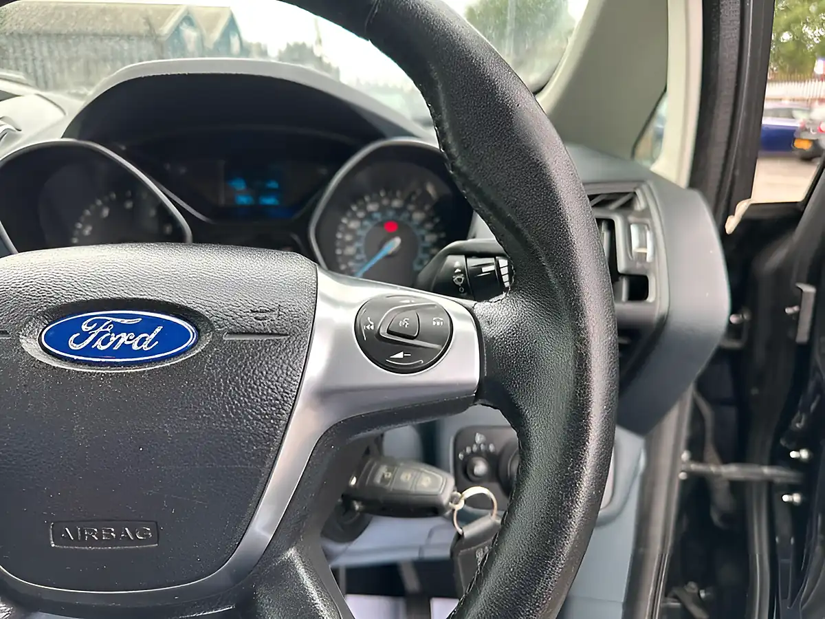 Used 2013 Ford C-Max Zetec Black - Interior and Exterior details 16