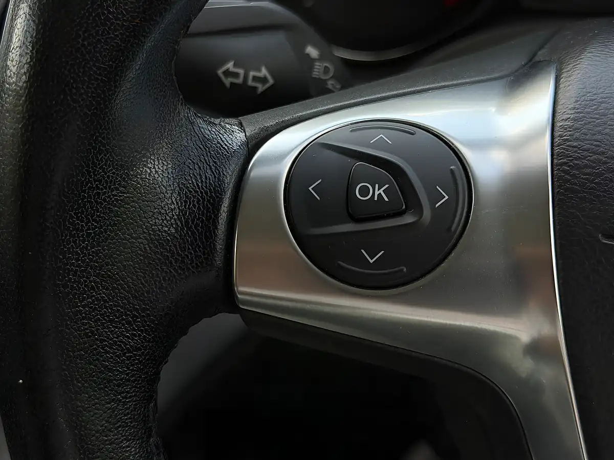 Used 2013 Ford C-Max Zetec Blue - Interior and Exterior details 16