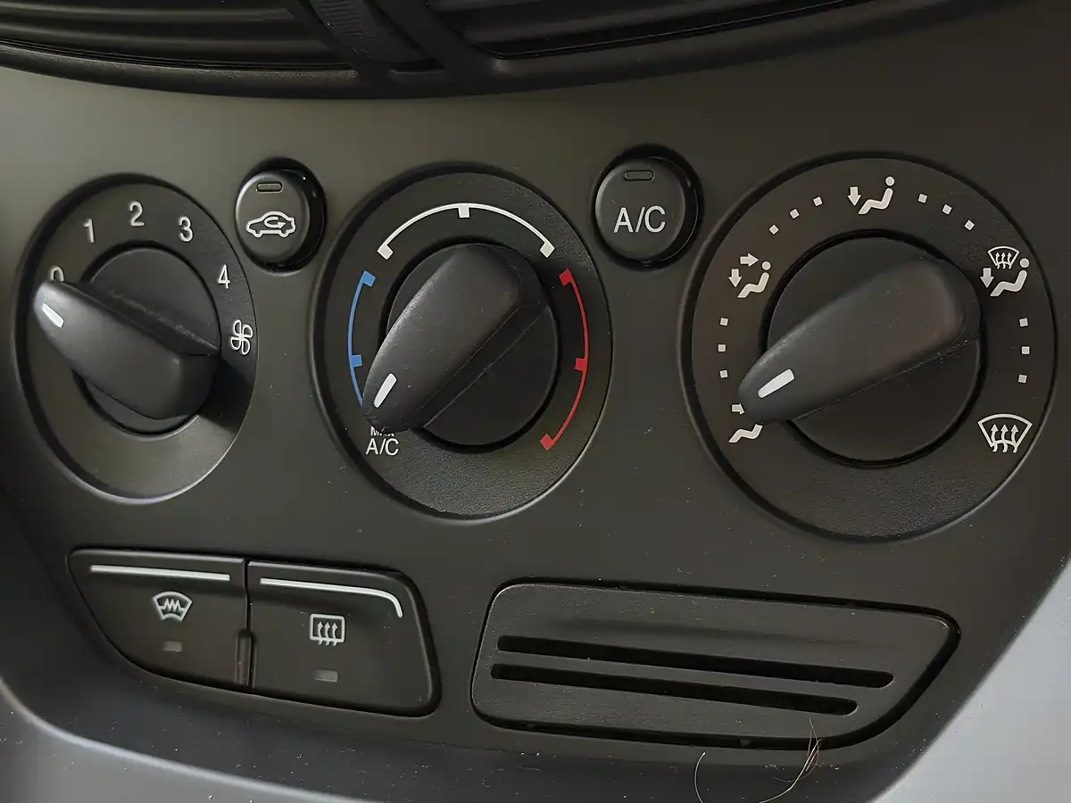 Used 2013 Ford C-Max Zetec Blue - Interior and Exterior details 17
