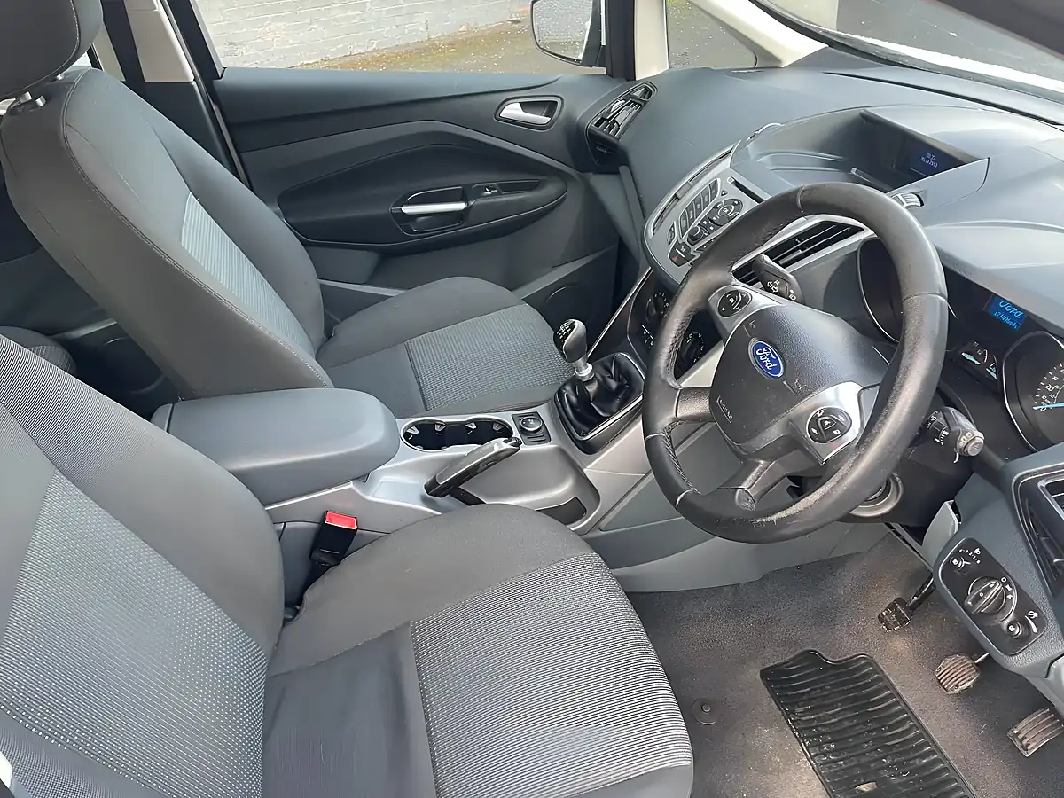 Used 2013 Ford C-Max Zetec White - Interior and Exterior details 10