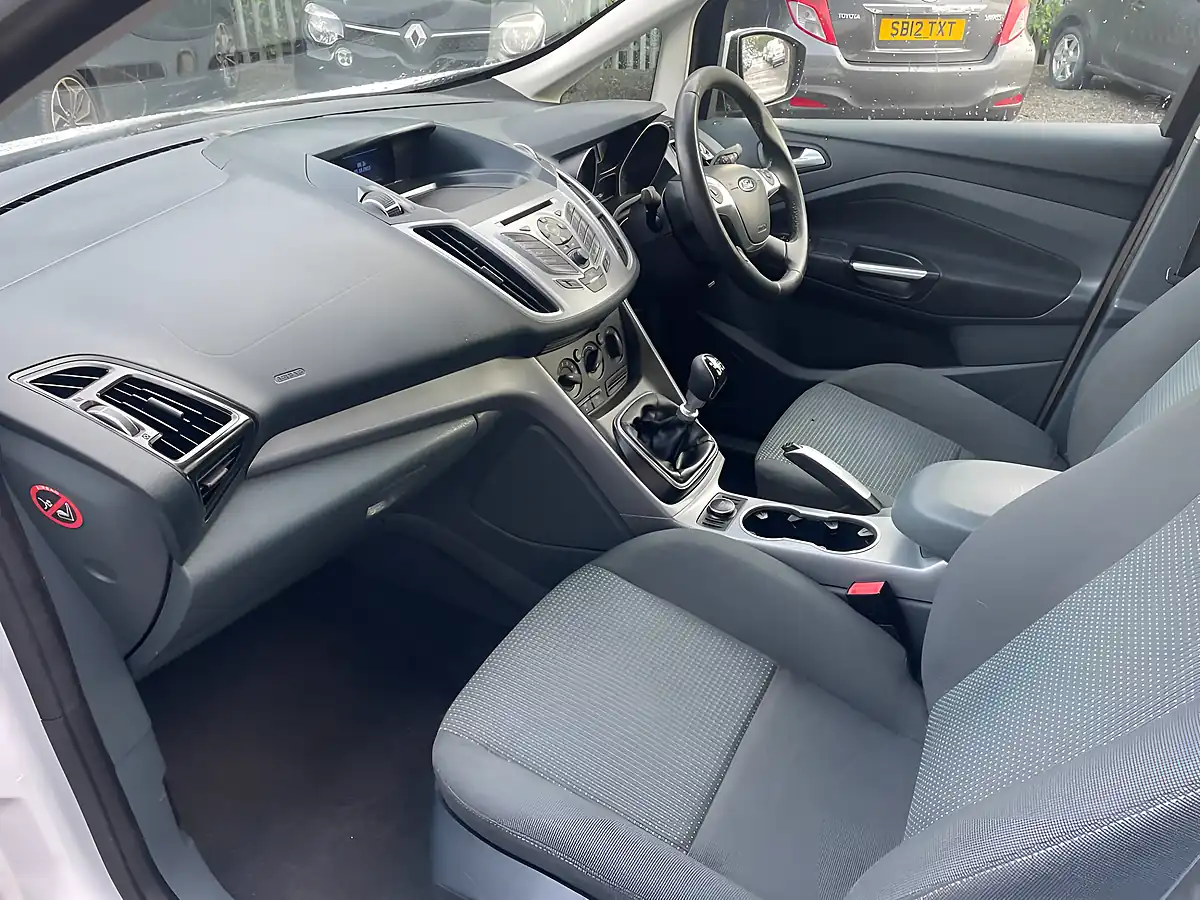 Used 2013 Ford C-Max Zetec White - Interior and Exterior details 14