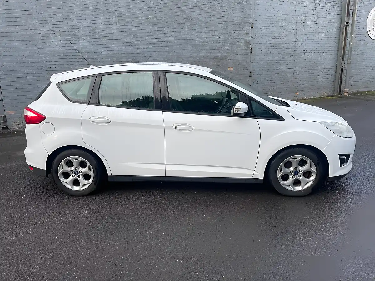 Used 2013 Ford C-Max Zetec White - Interior and Exterior details 4