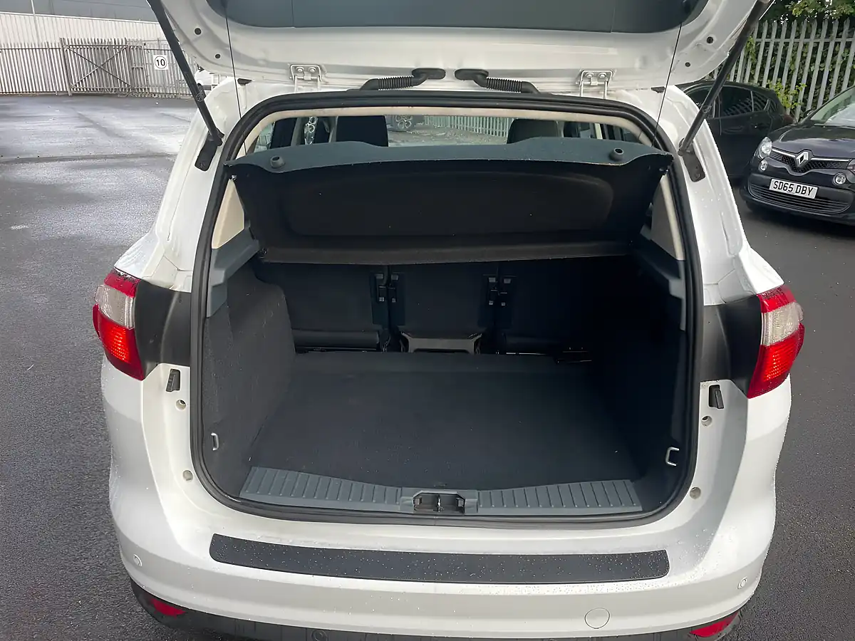 Used 2013 Ford C-Max Zetec White - Interior and Exterior details 9