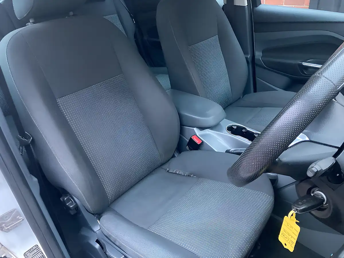 Used 2013 Ford C-Max Zetec White - Interior and Exterior details 8