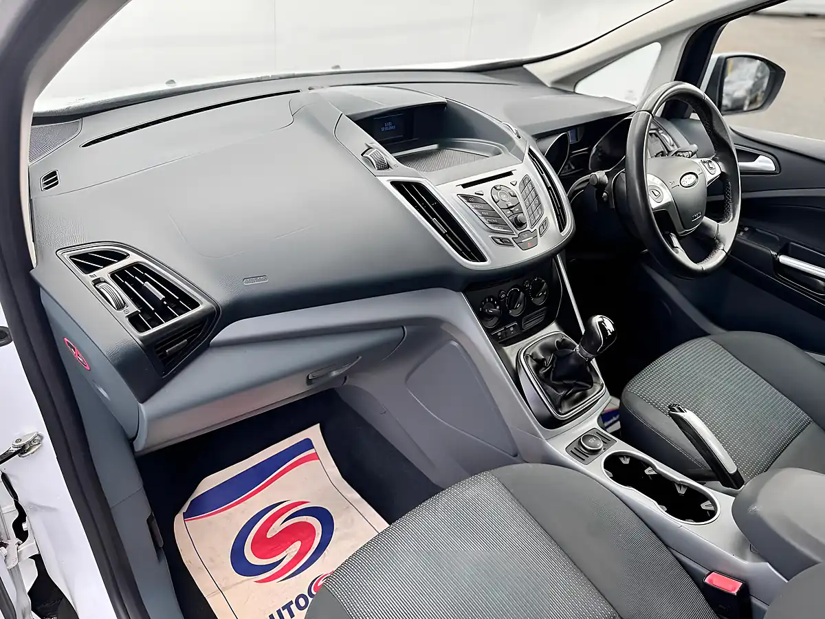 Used 2013 Ford C-Max Zetec White - Interior and Exterior details 14