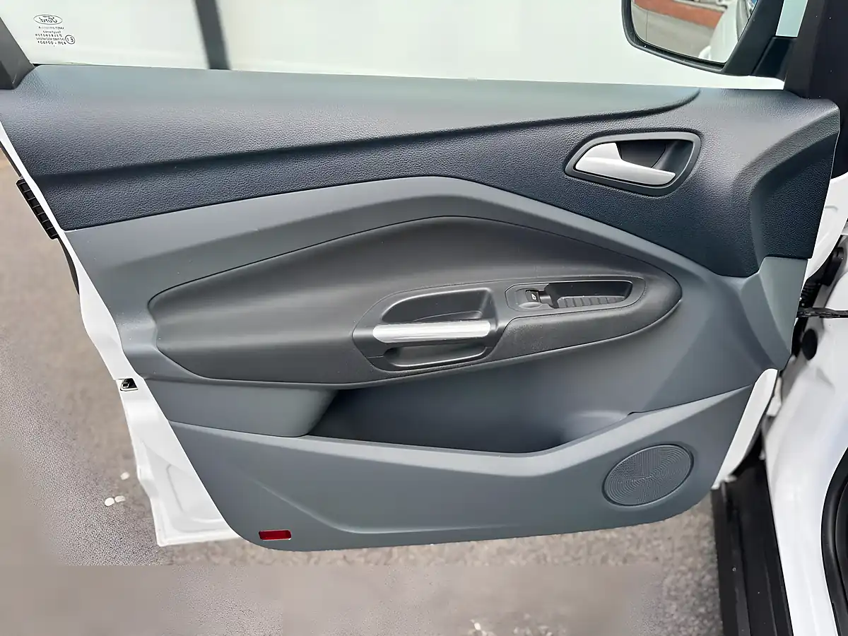 Used 2013 Ford C-Max Zetec White - Interior and Exterior details 15