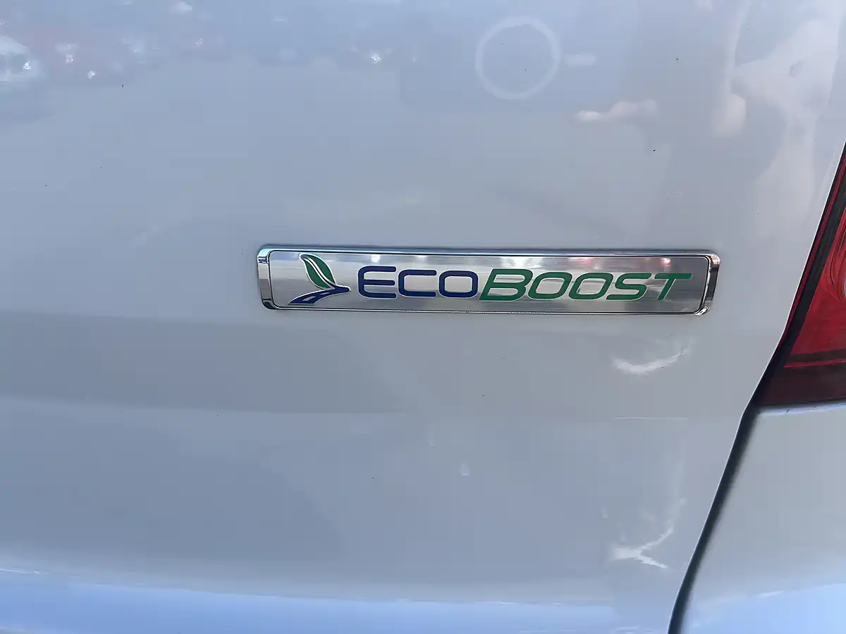 Used 2013 Ford Explorer 7 Seater White - Interior and Exterior details 11