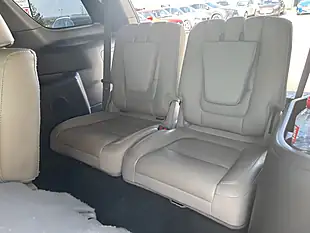 Used 2013 Ford Explorer 7 Seater White - Interior and Exterior details 12