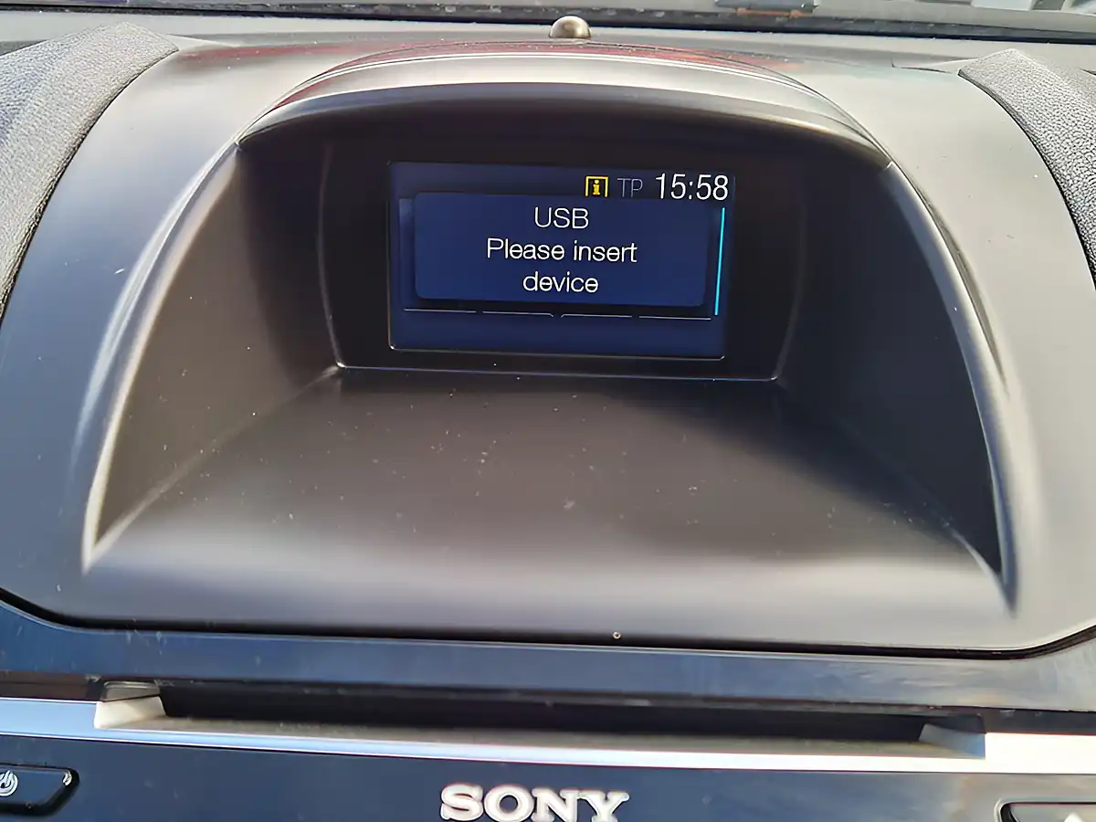Used 2013 Ford Fiesta ST-2 Blue - Interior and Exterior details 20