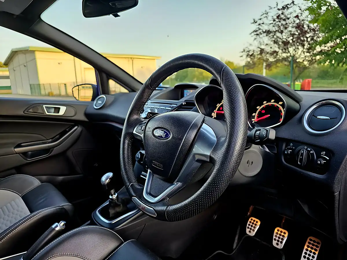 Used 2013 Ford Fiesta ST-2 Spirit Blue - Interior and Exterior details 13