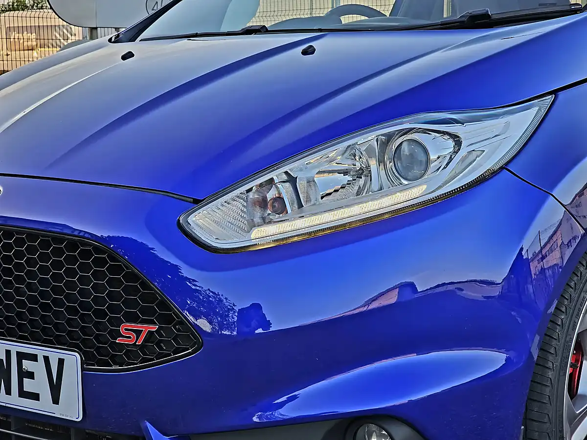 Used 2013 Ford Fiesta ST-2 Spirit Blue - Interior and Exterior details 18