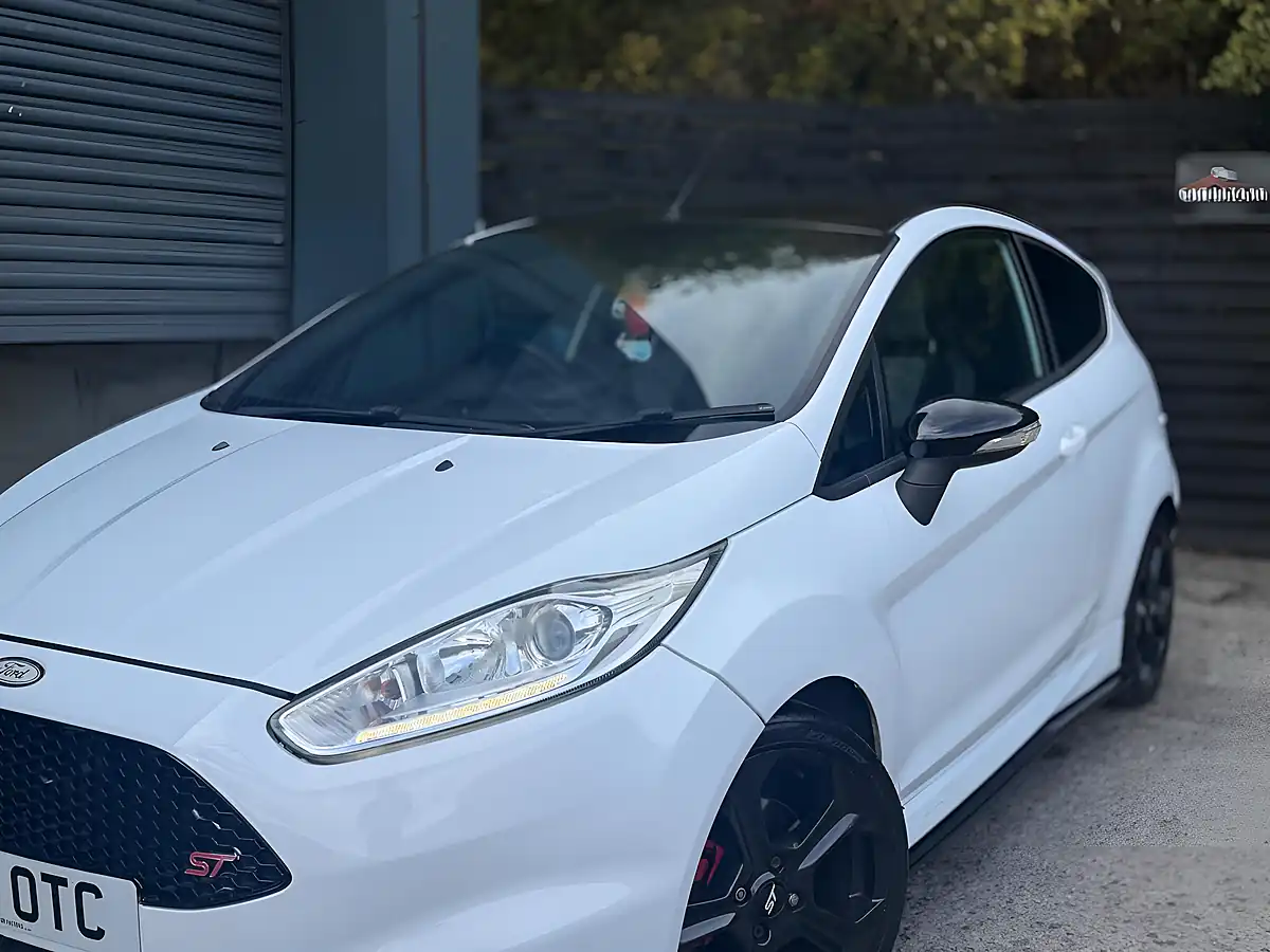 Used 2013 Ford Fiesta ST-2 White - Interior and Exterior details 12