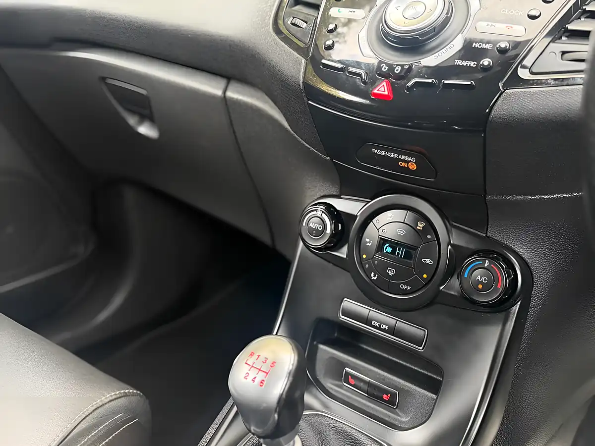 Used 2013 Ford Fiesta ST-2 White - Interior and Exterior details 17