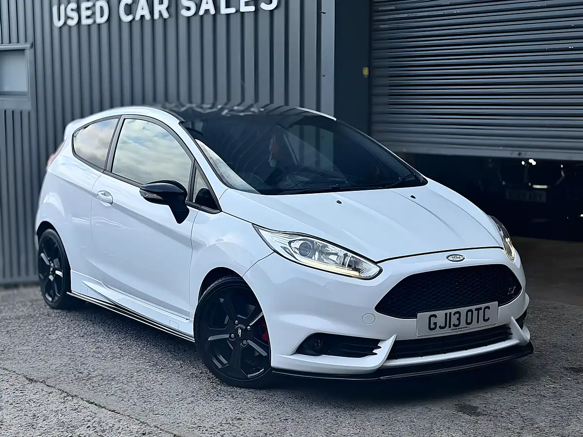 Used 2013 Ford Fiesta ST-2 White - Interior and Exterior details 20