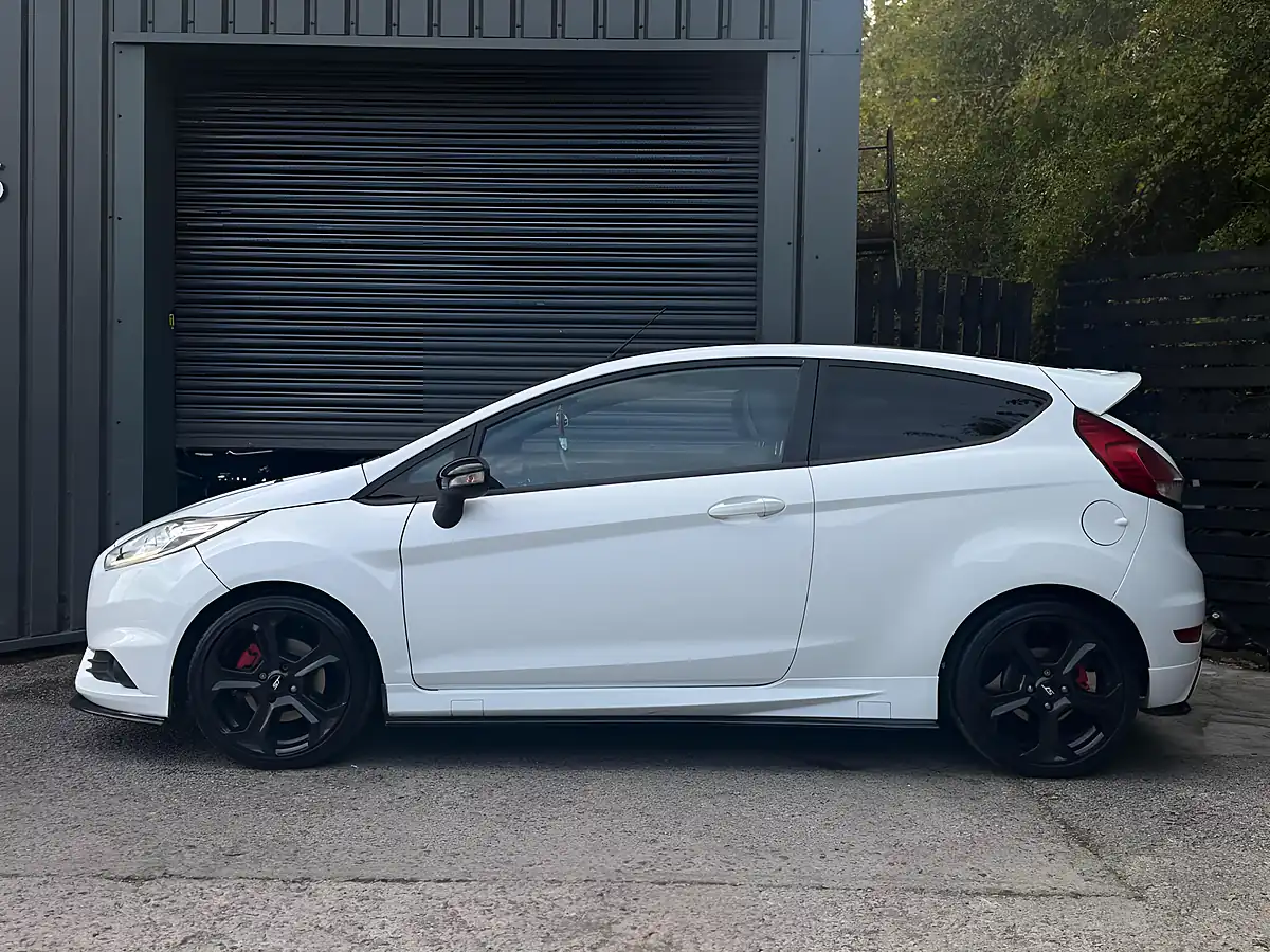 Used 2013 Ford Fiesta ST-2 White - Interior and Exterior details 5