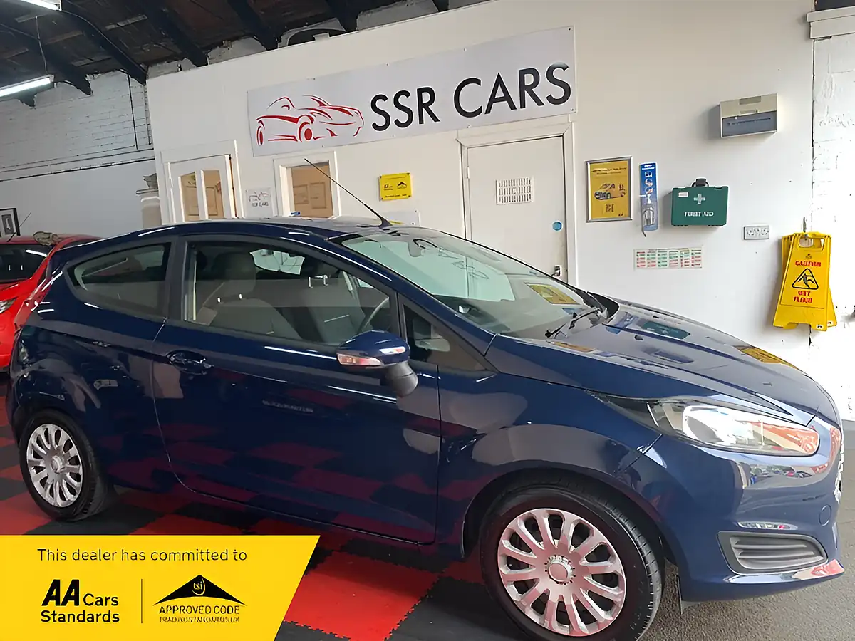 Used 2013 Ford Fiesta Style Blue - Front View