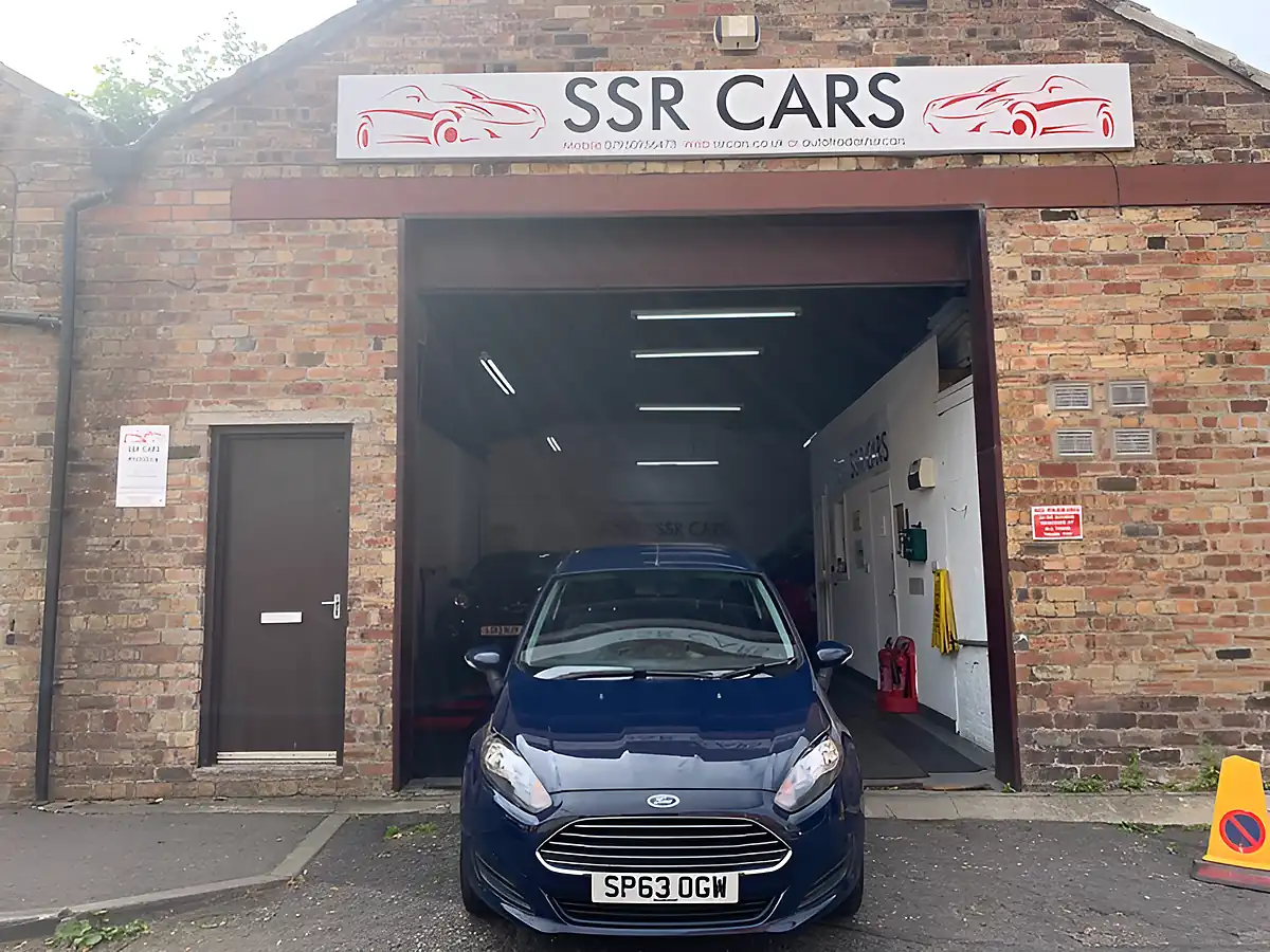 Used 2013 Ford Fiesta Style Blue - Interior and Exterior details 15