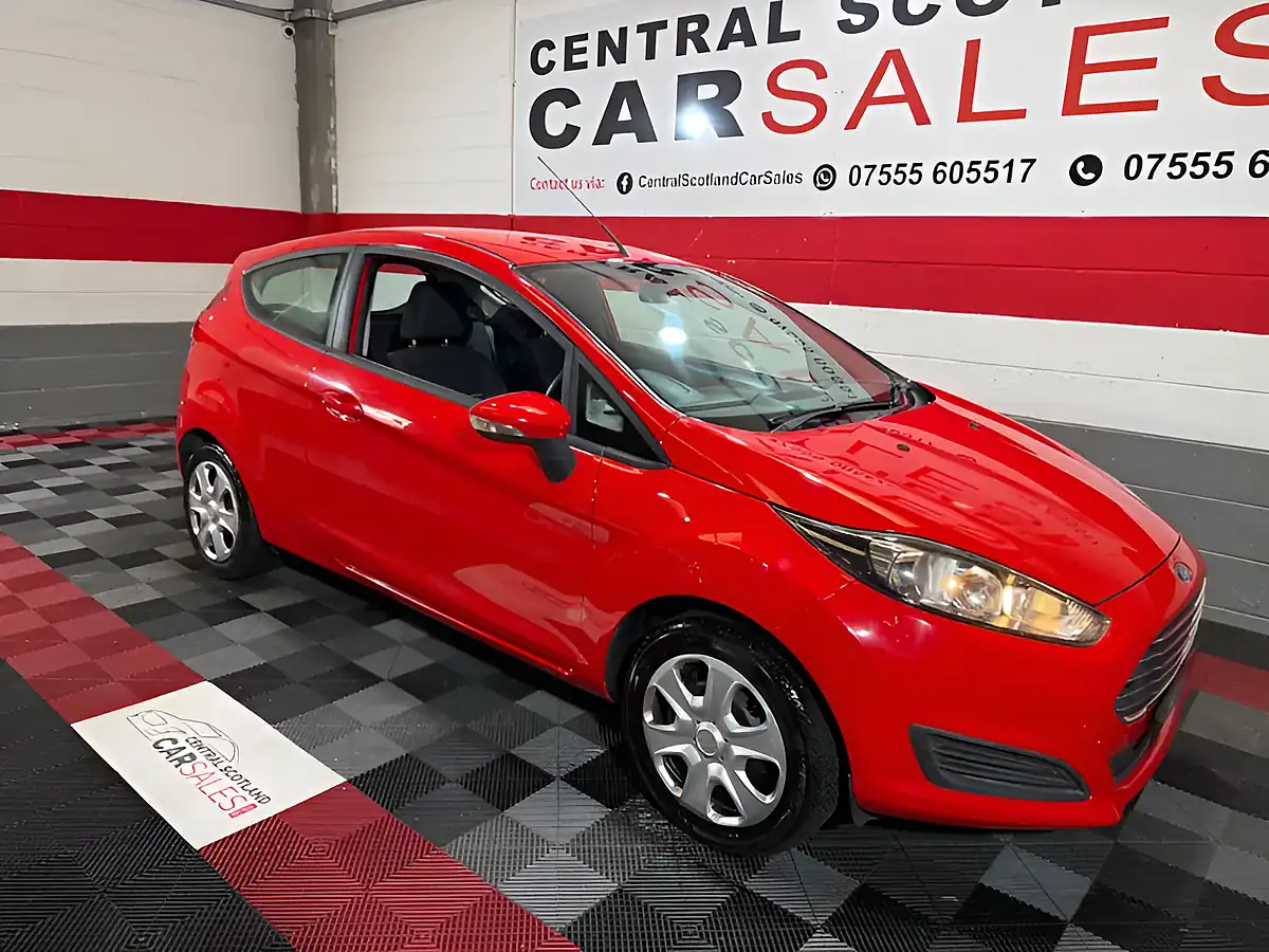 Used 2013 Ford Fiesta Style Red - Front View