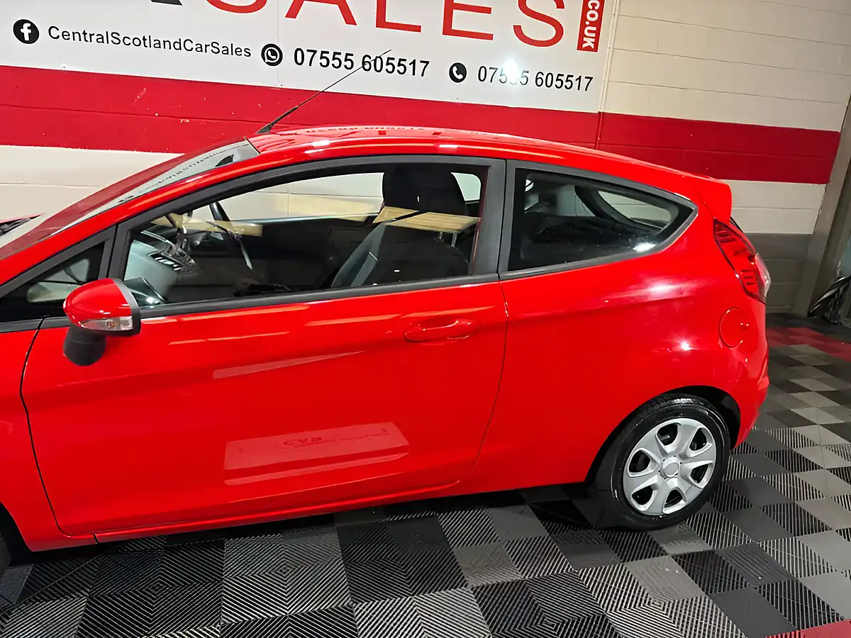 Used 2013 Ford Fiesta Style Red - Interior and Exterior details 3