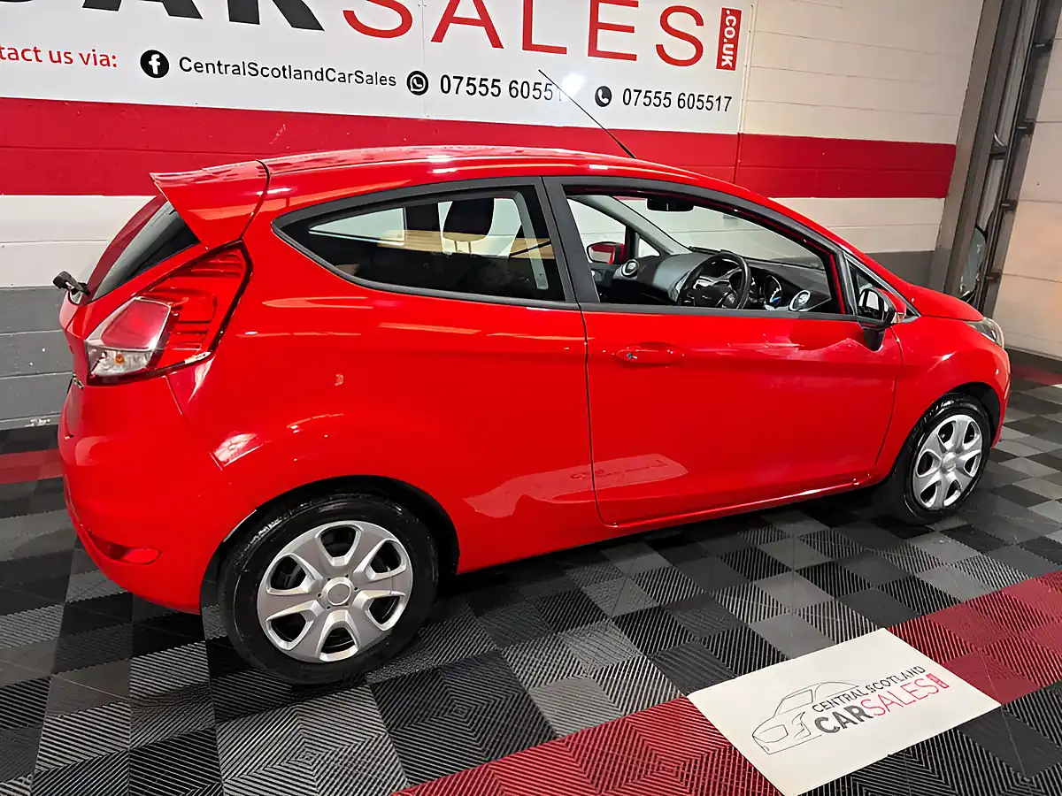 Used 2013 Ford Fiesta Style Red - Interior and Exterior details 4