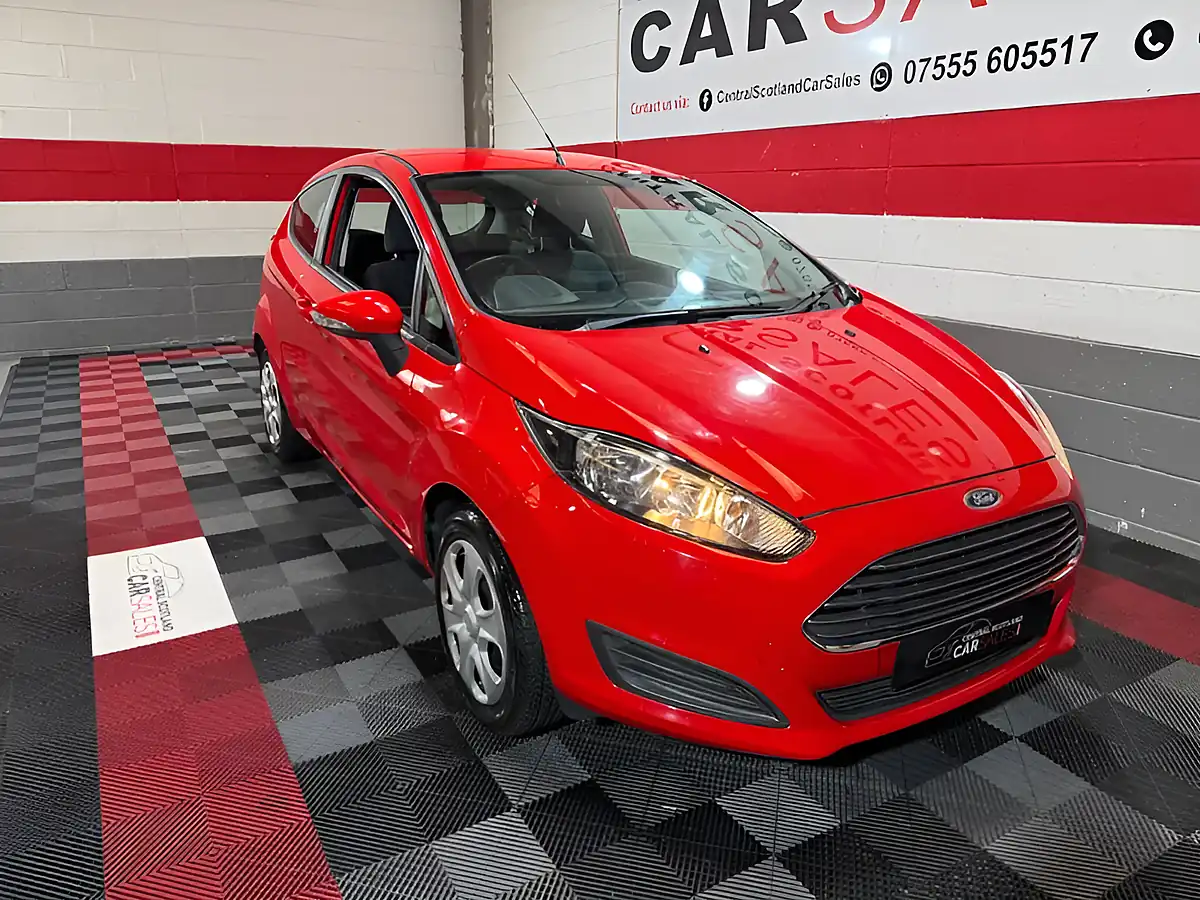 Used 2013 Ford Fiesta Style Red - Interior and Exterior details 5