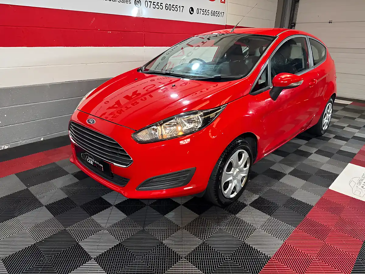 Used 2013 Ford Fiesta Style Red - Interior and Exterior details 6
