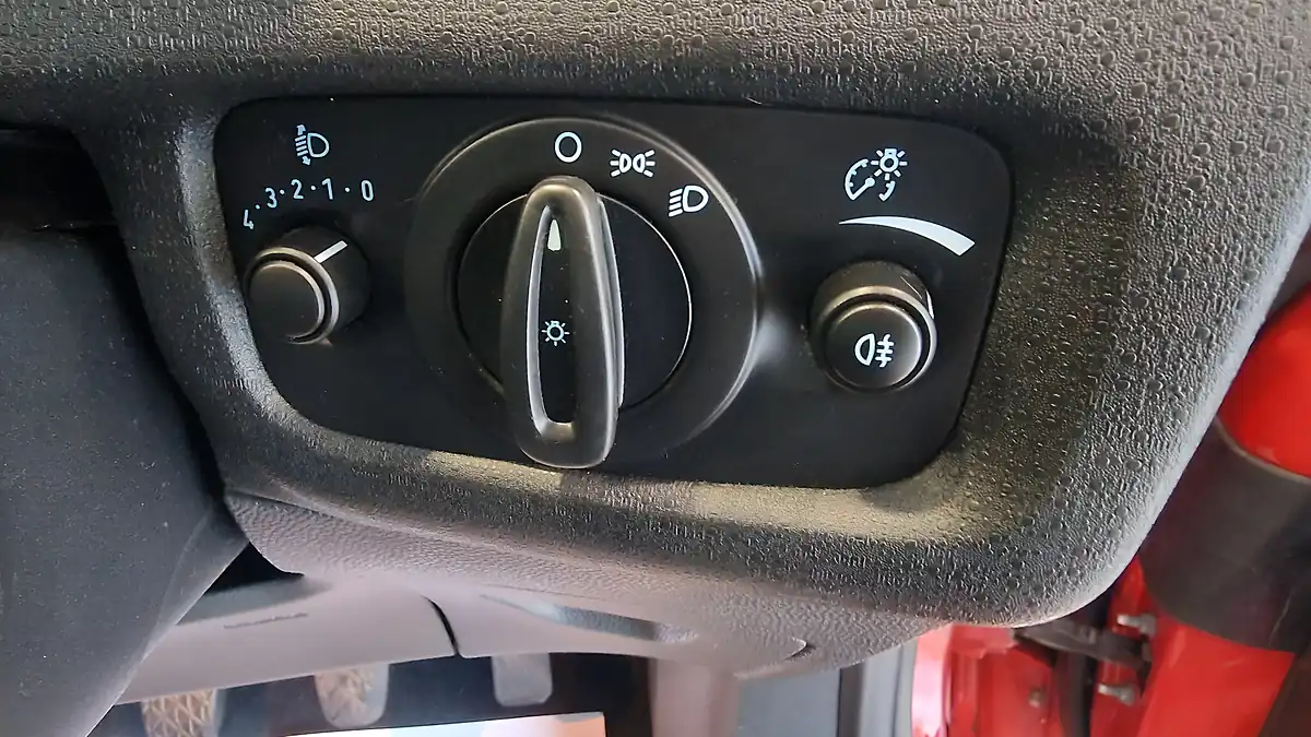 Used 2013 Ford Fiesta Style Red - Interior and Exterior details 11