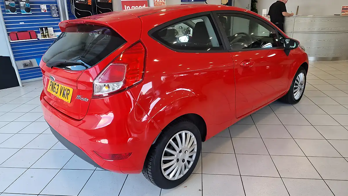 Used 2013 Ford Fiesta Style Red - Interior and Exterior details 20