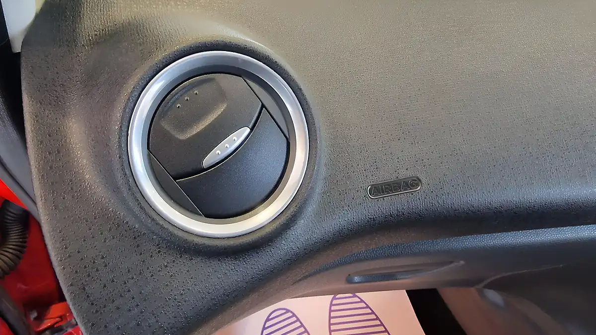 Used 2013 Ford Fiesta Style Red - Interior and Exterior details 8