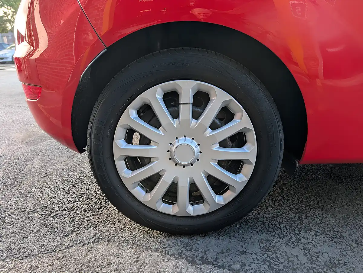Used 2013 Ford Fiesta Style Red - Interior and Exterior details 10