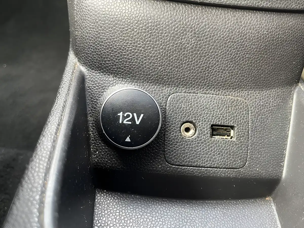 Used 2013 Ford Fiesta Style Silver - Interior and Exterior details 12