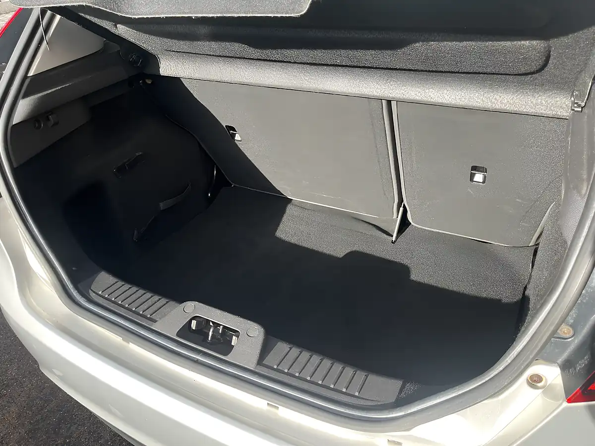 Used 2013 Ford Fiesta Style Silver - Interior and Exterior details 18