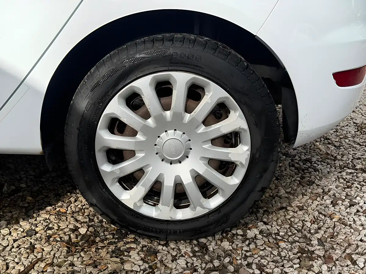 Used 2013 Ford Fiesta Style White - Interior and Exterior details 14