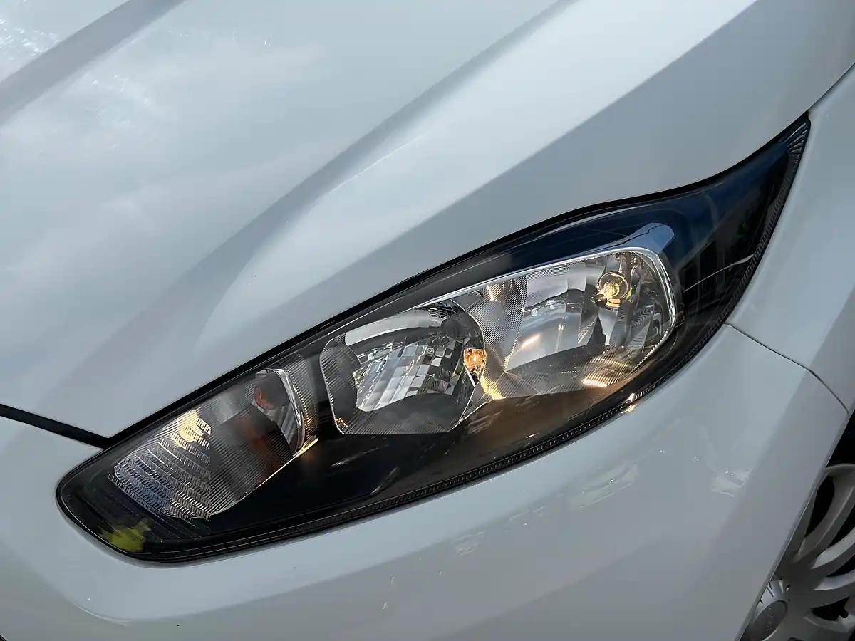 Used 2013 Ford Fiesta Style White - Interior and Exterior details 18