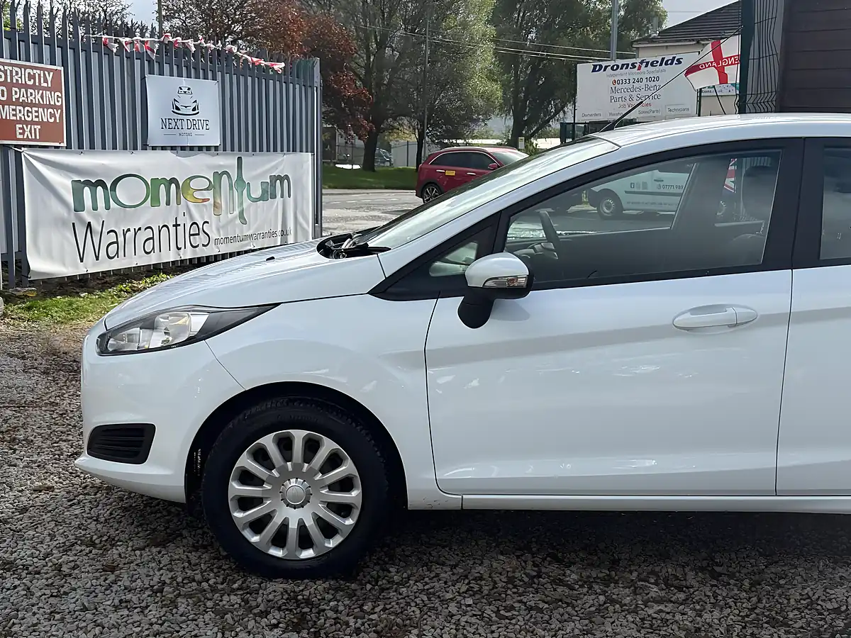 Used 2013 Ford Fiesta Style White - Interior and Exterior details 9